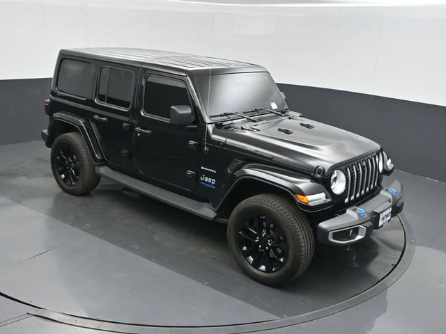 Used 2022 Jeep Wrangler Unlimited Sahara w/ Cold Weather Group image 27