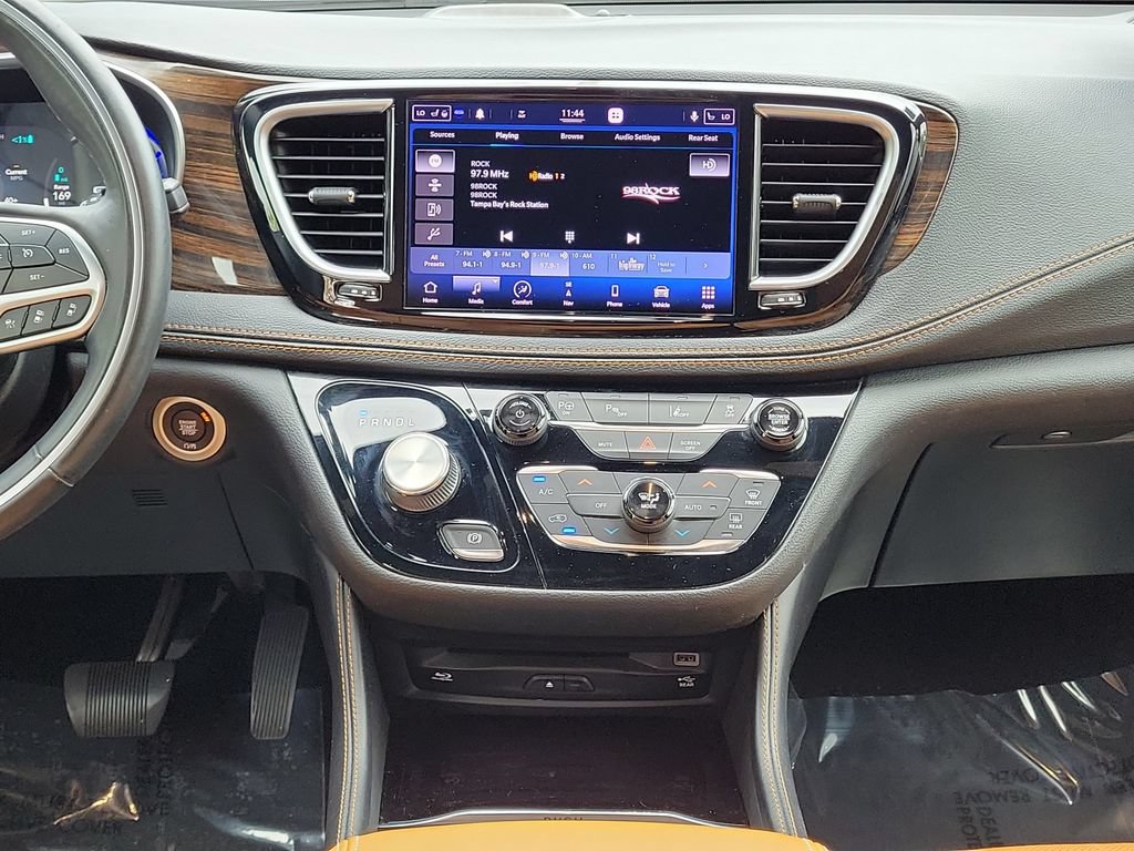 Used 2021 Chrysler Pacifica Pinnacle FWD image 18