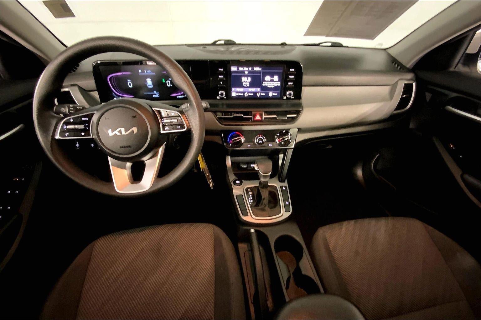 Certified 2024 Kia Seltos LX AWD/4WD image 15