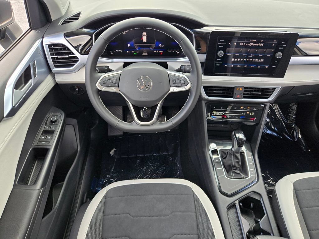 New 2026 Volkswagen Taos SE FWD image 7
