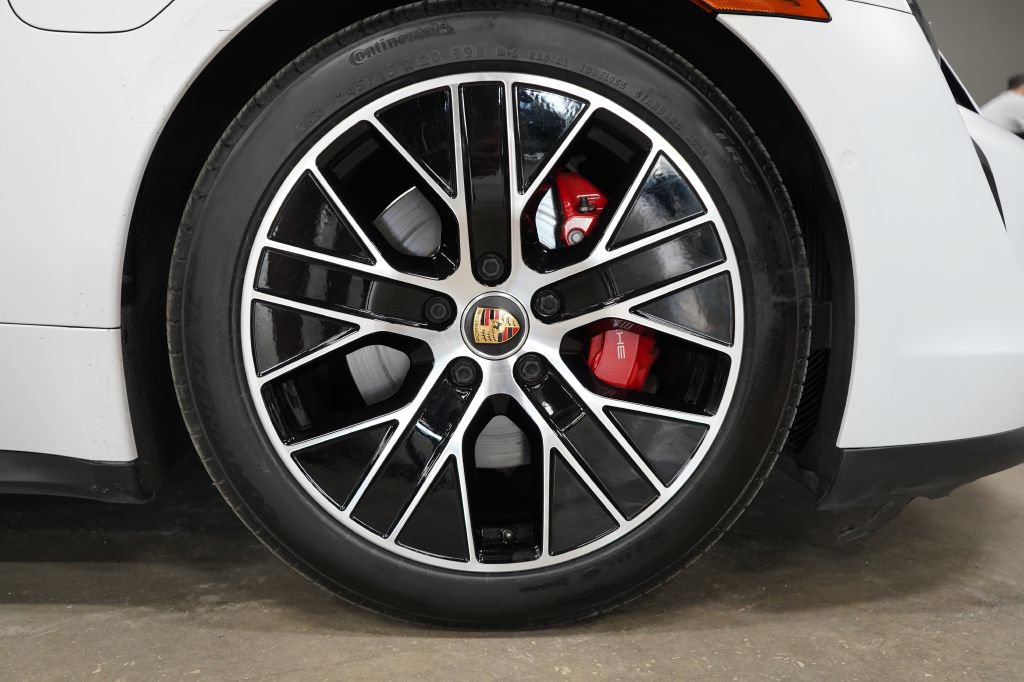 Used 2020 Porsche Taycan 4S w/ Premium Package AWD/4WD image 35