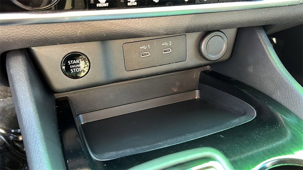 Used 2024 Nissan Rogue SV image 14