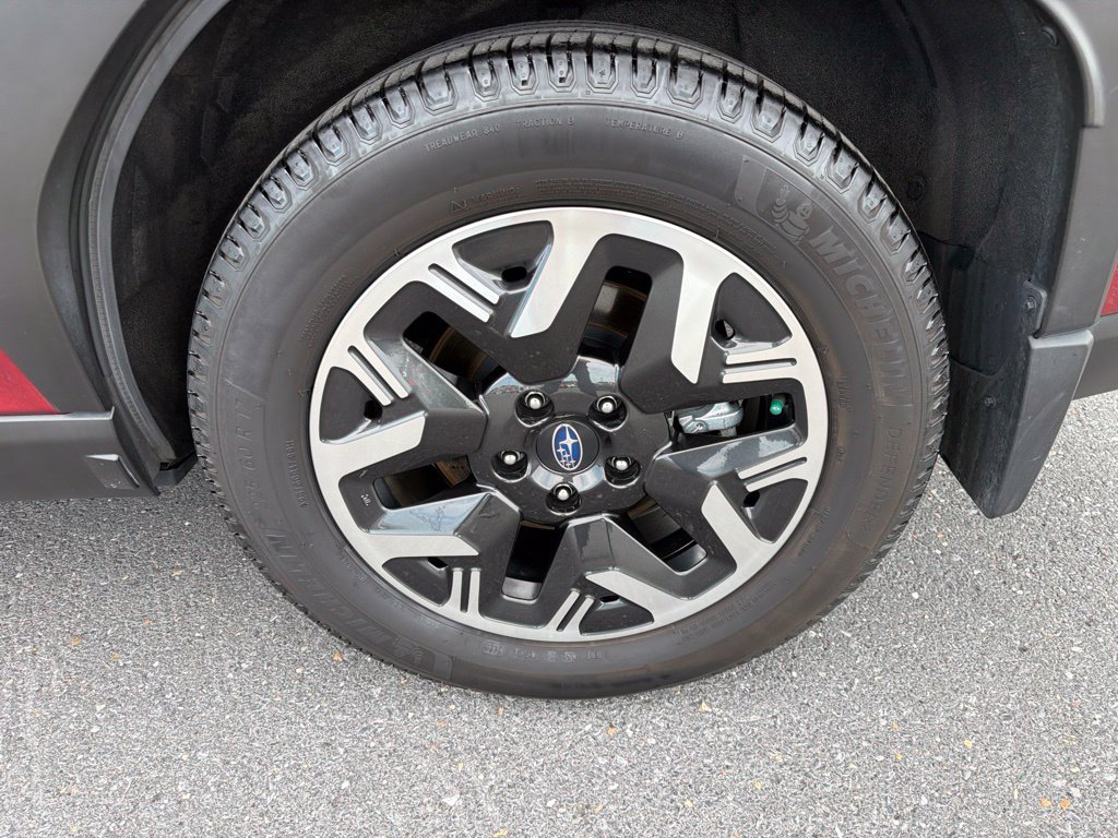 Certified 2025 Subaru Forester Premium AWD/4WD image 12