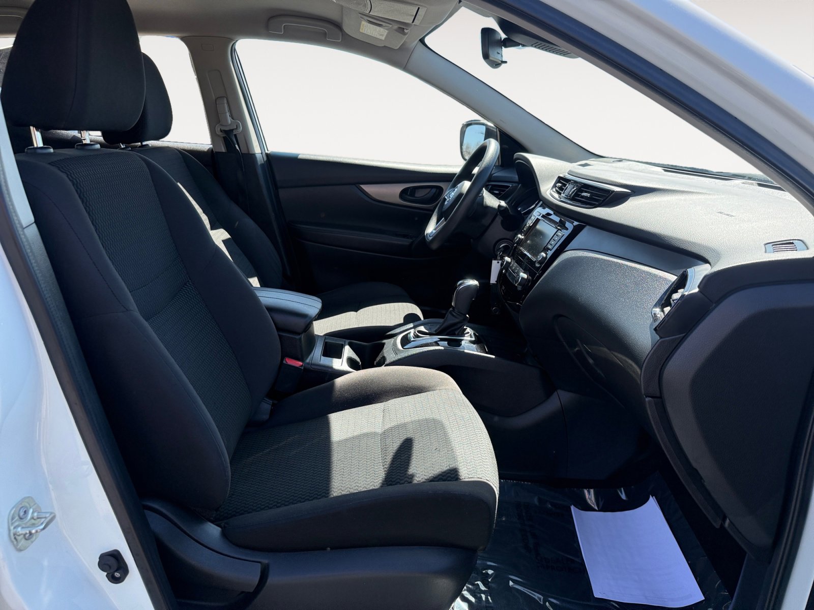 Used 2021 Nissan Rogue Sport S image 19