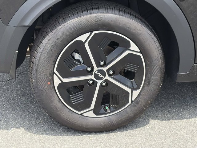 New 2026 Kia Niro EX FWD image 7