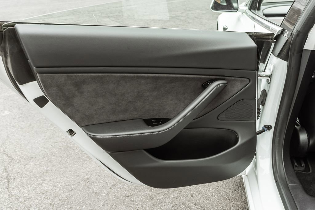 Used 2018 Tesla Model 3 Long Range image 29