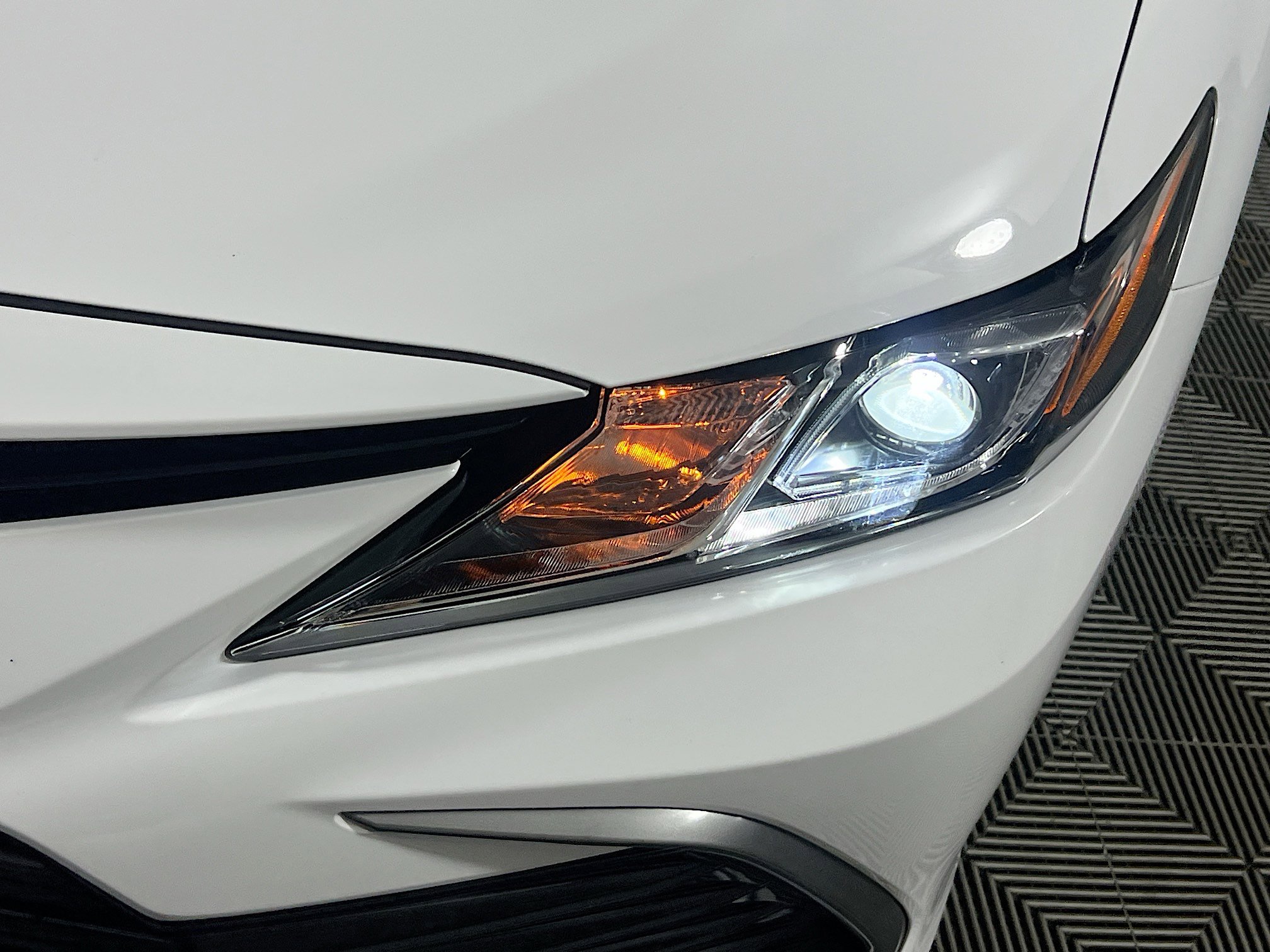 Used 2022 Toyota Camry LE image 11