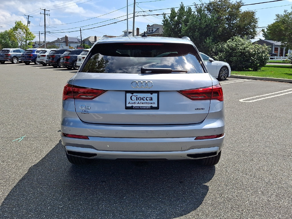 Used 2022 Audi Q3 2.0T Premium AWD/4WD image 8