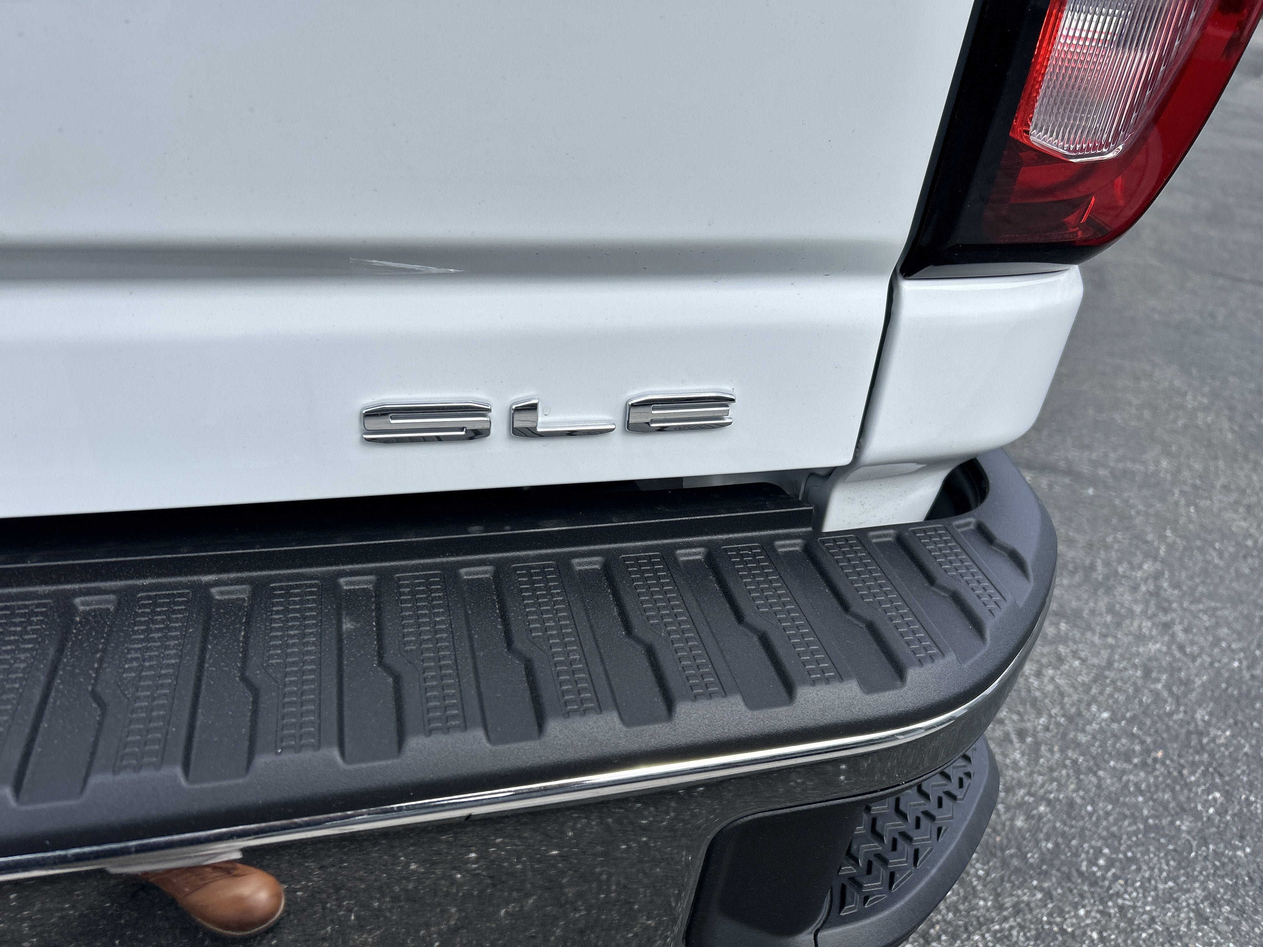 New 2026 GMC Sierra 2500 SLE w/ SLE Value Package; AWD/4WD image 9