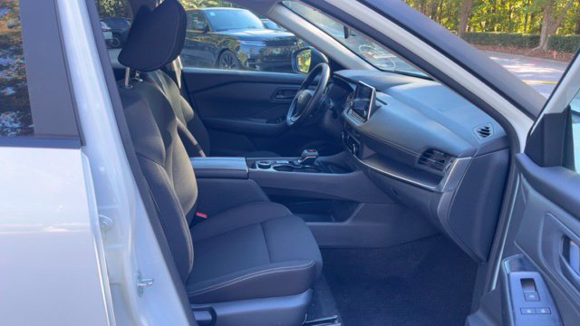 Used 2025 Nissan Rogue S AWD/4WD image 11