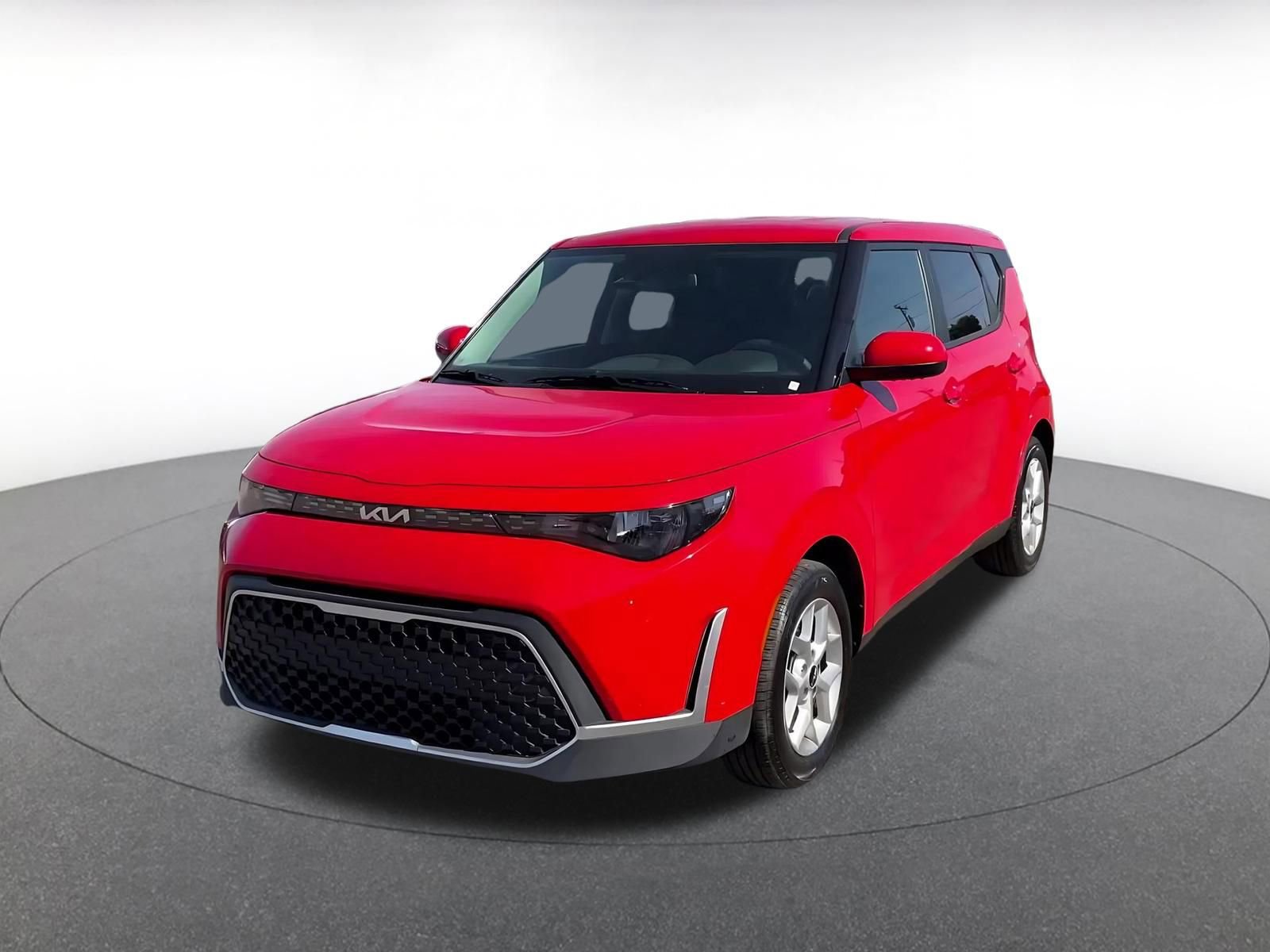 Used 2025 Kia Soul LX w/ LX Technology Package FWD image 7