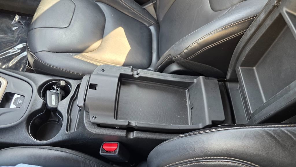 Used 2018 Jeep Cherokee Limited image 27