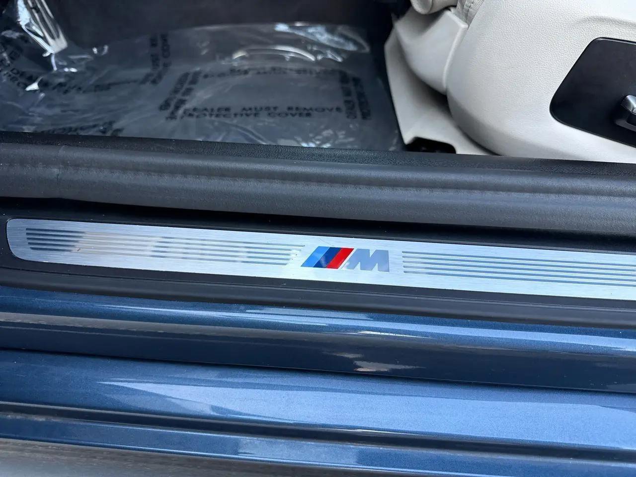 Used 2023 BMW 530e xDrive w/ Premium Package image 24