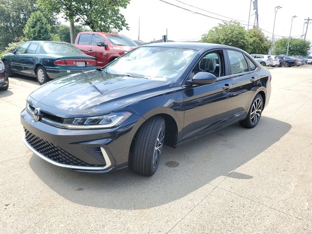 New 2026 Volkswagen Jetta SE FWD image 2