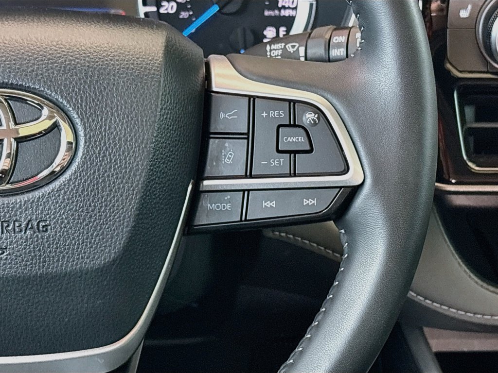 Certified 2026 Toyota Highlander XLE AWD/4WD image 12