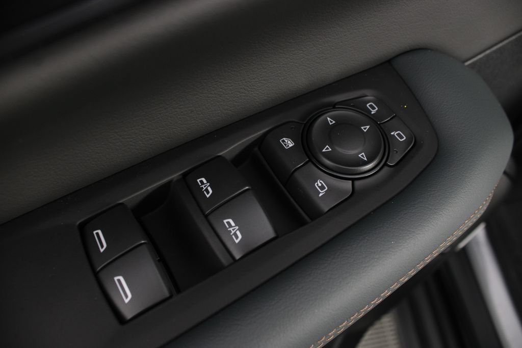 New 2026 GMC Yukon XL AT4 AWD/4WD image 17