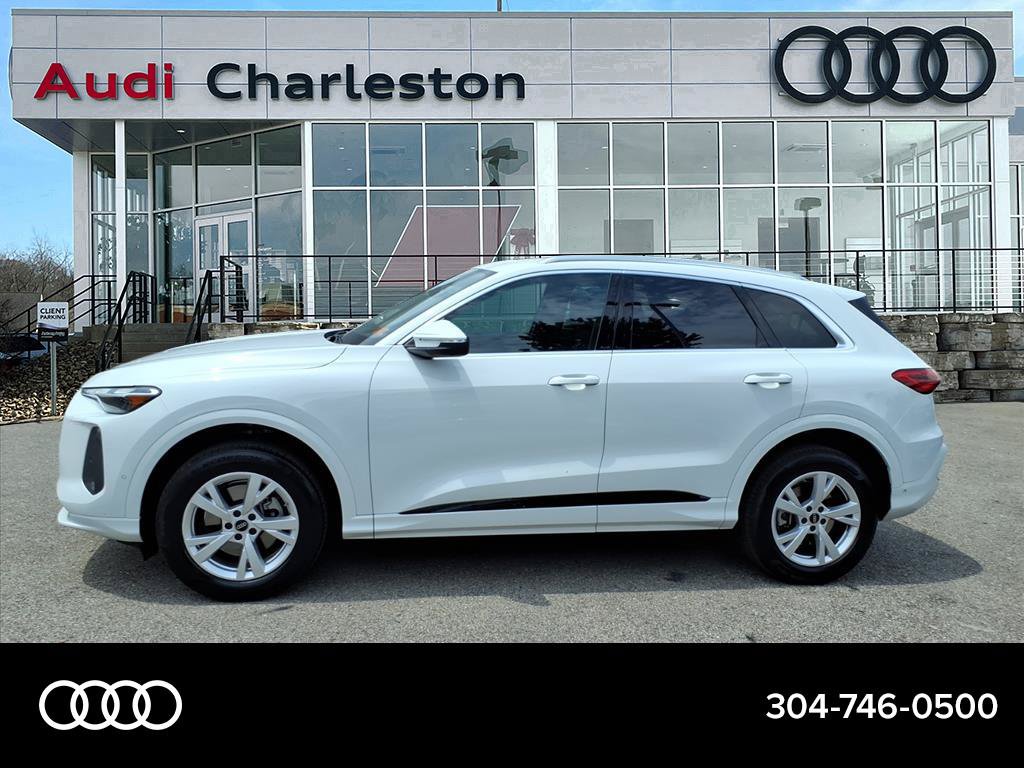 Certified 2025 Audi Q5 Premium w/ Convenience Package AWD/4WD image 6