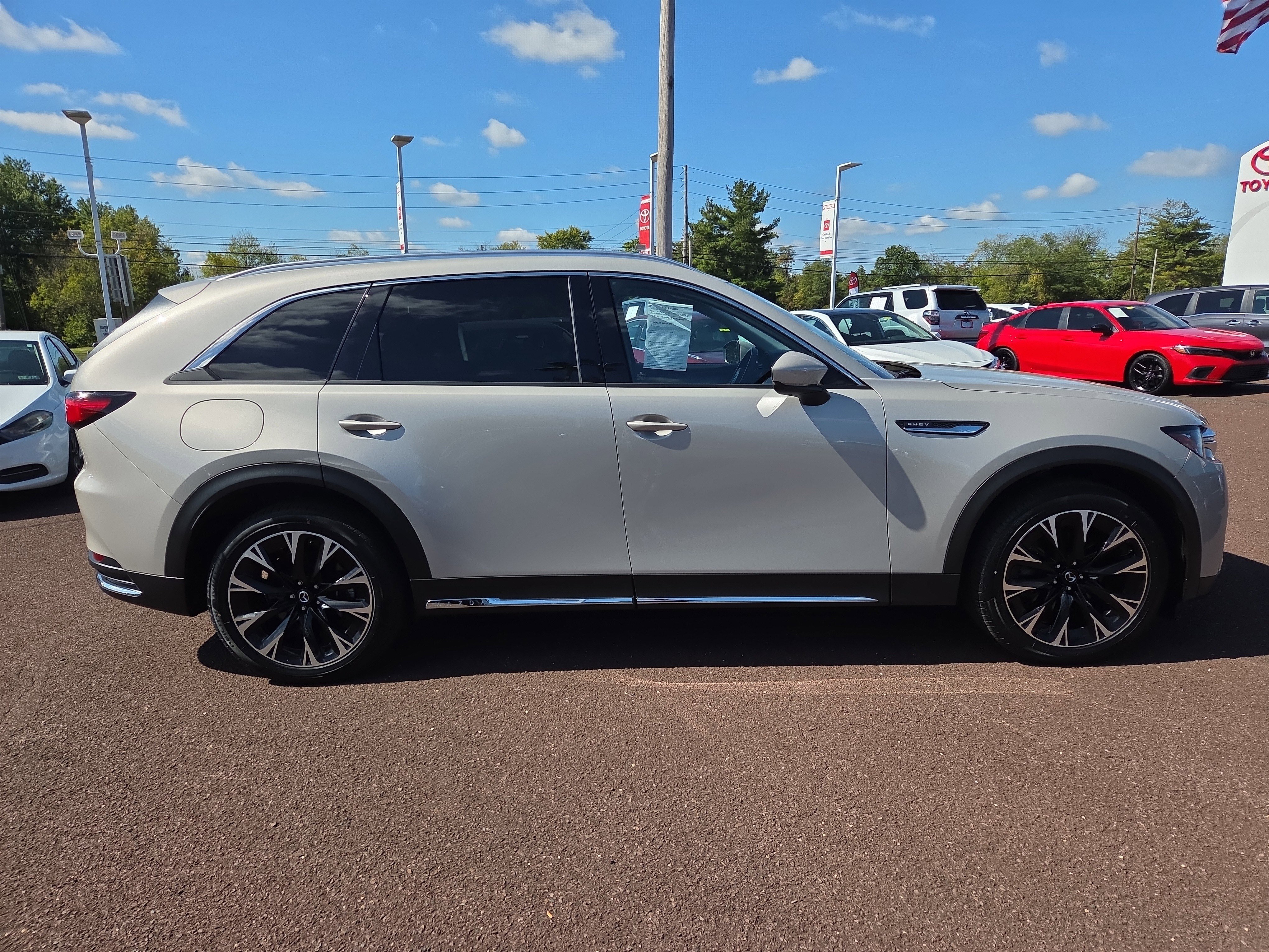 Used 2024 MAZDA CX-90 Plug-In Hybrid w/ Premium Pkg image 2