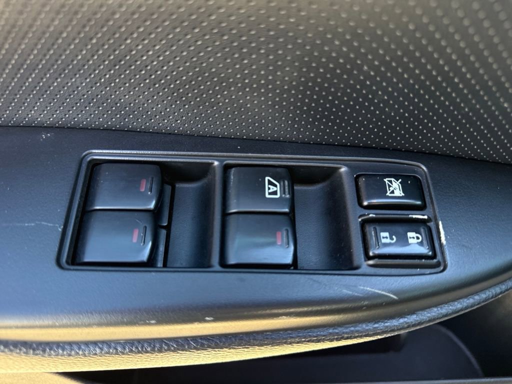 Used 2010 Subaru Outback 2.5i Limited image 15