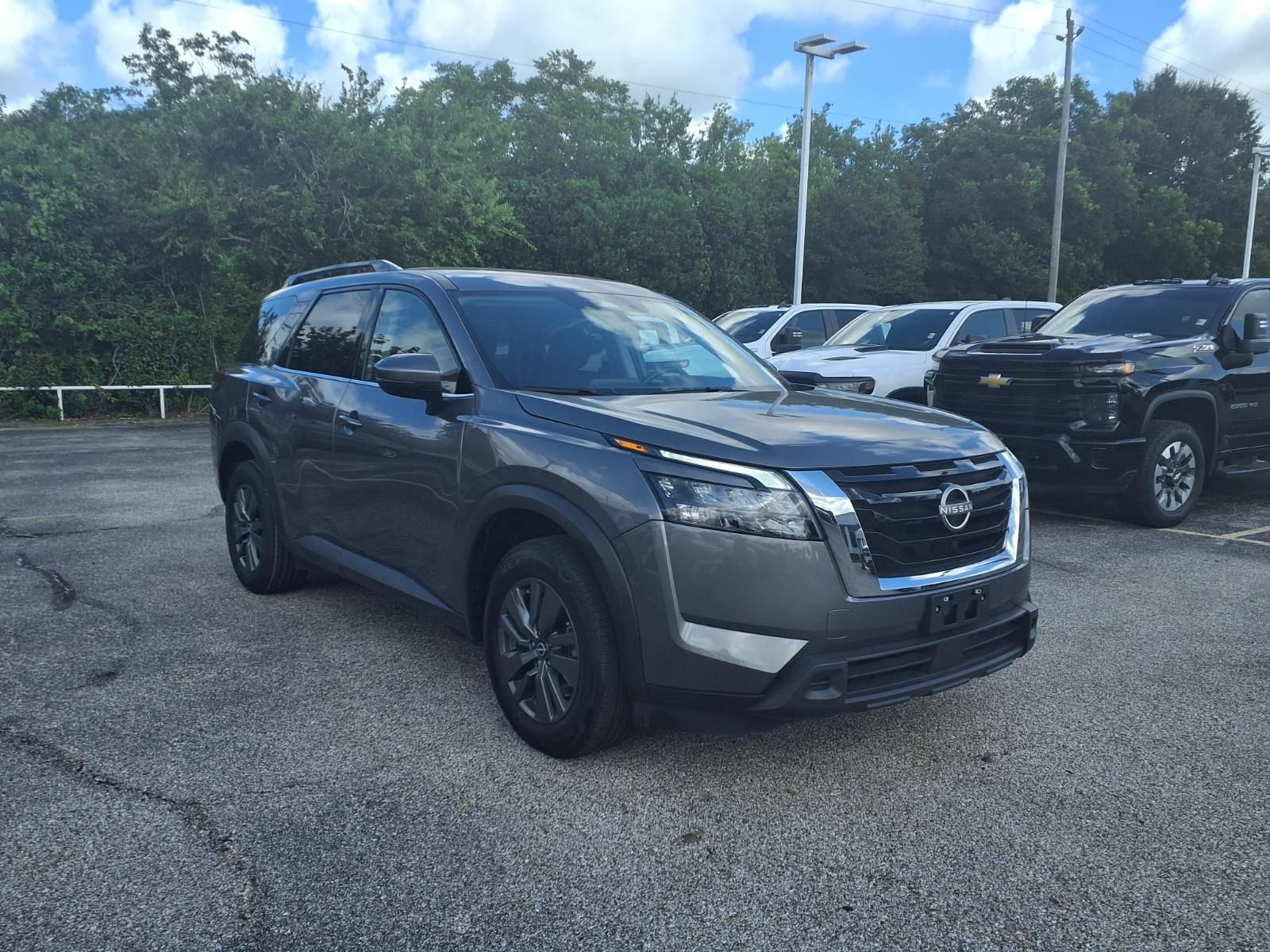 Used 2025 Nissan Pathfinder SV FWD image 20