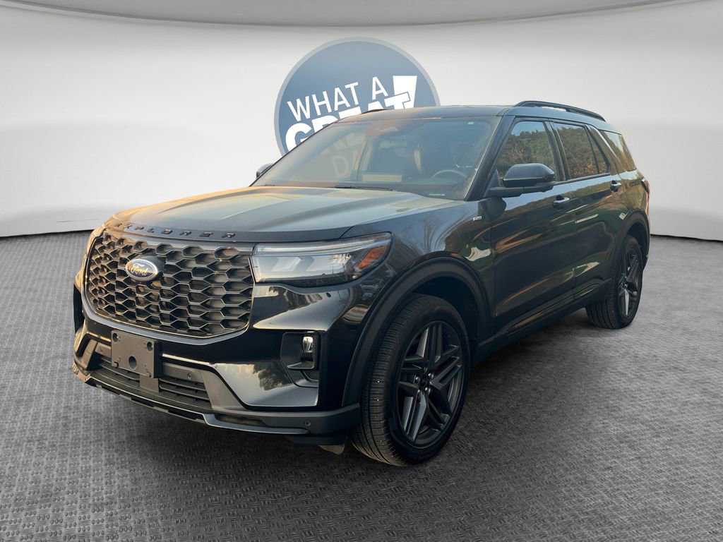 Used 2025 Ford Explorer ST-Line w/ ST-Line Street Pack AWD/4WD image 8