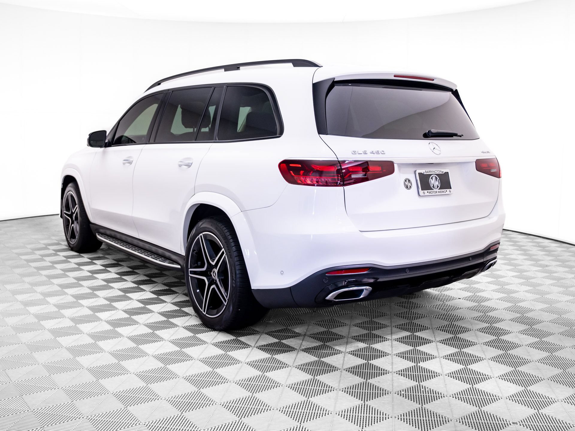 Used 2024 Mercedes-Benz GLS 450 4MATIC image 3