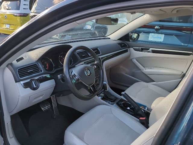 Used 2019 Volkswagen Passat 2.0T SE R-Line image 7