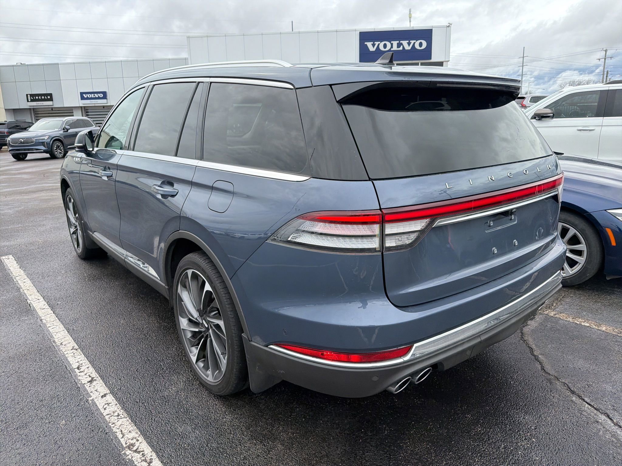Used 2021 Lincoln Aviator Reserve w/ Equipment Group 202A image 10