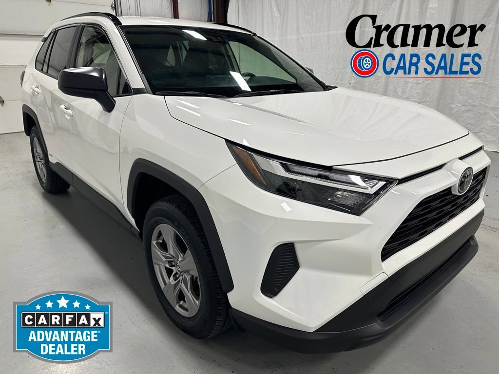 Used 2025 Toyota RAV4 LE AWD/4WD image 1