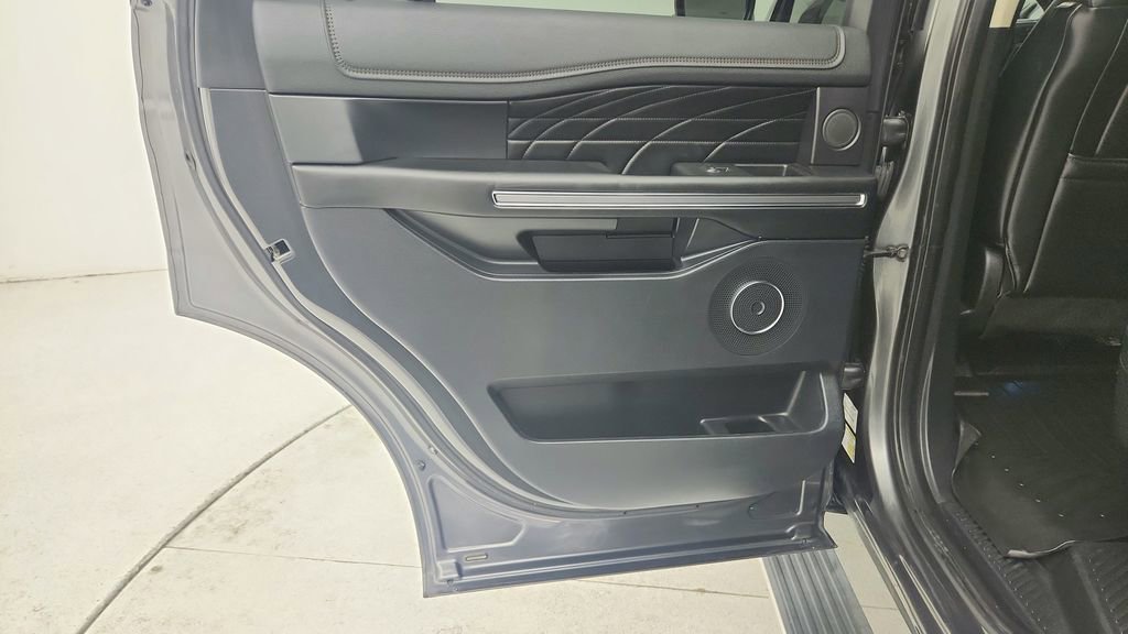 Used 2019 Ford Expedition Platinum AWD/4WD image 30