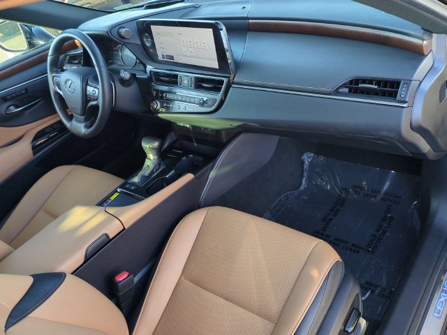 Used 2025 Lexus ES 300h w/ Premium Package FWD image 35