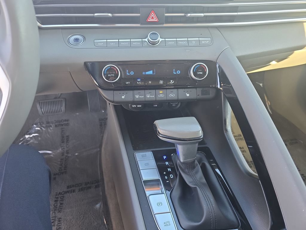 Used 2023 Hyundai Elantra SEL w/ Convenience Package FWD image 17