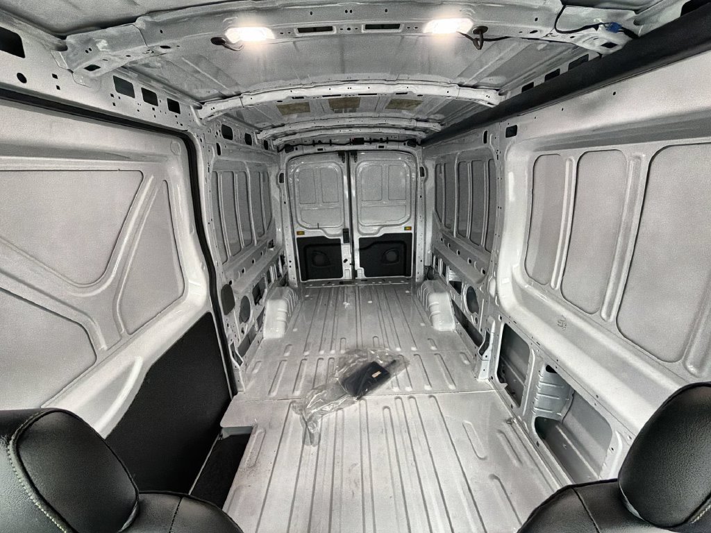 Used 2023 Ford E-Transit Medium Roof RWD image 26