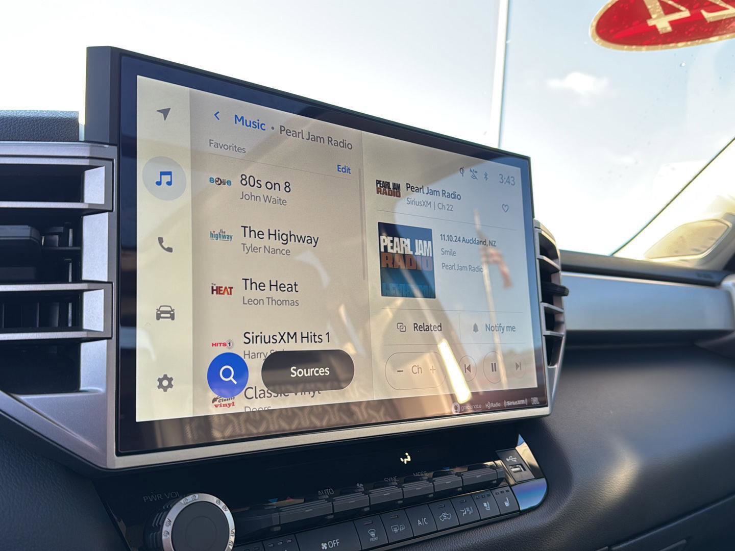 Used 2024 Toyota Tundra Limited image 21