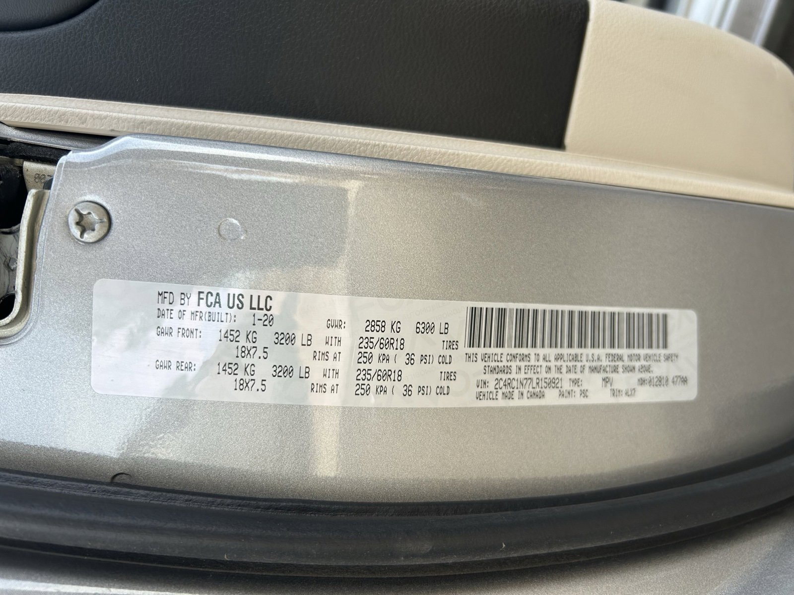 Used 2020 Chrysler Pacifica Limited w/ Advanced Safetytec Group image 24