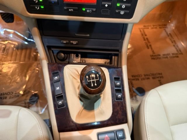 Used 2005 BMW 325xi Sedan AWD/4WD image 24
