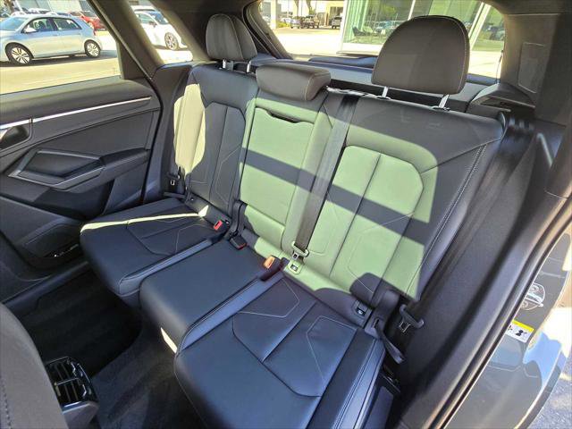 Certified 2024 Audi Q3 2.0T Premium Plus AWD/4WD image 17