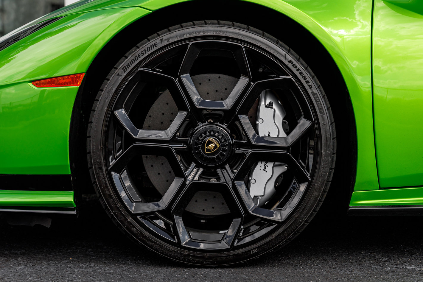 Used 2023 Lamborghini Huracan Tecnica image 9