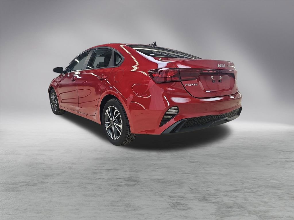 Used 2023 Kia Forte LXS image 3