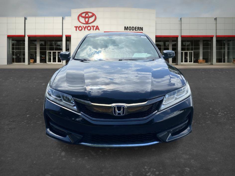 Used 2017 Honda Accord EX image 2