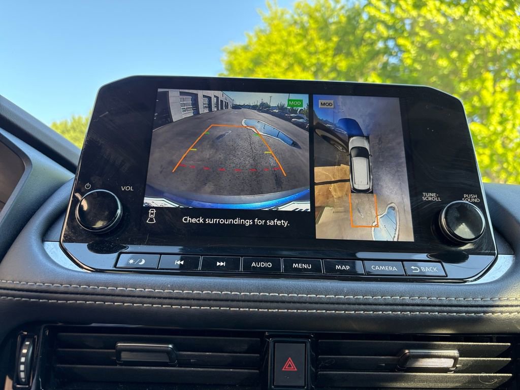 Used 2023 Nissan Rogue SL w/ SL Premium Package image 18