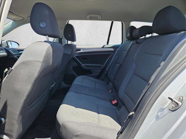 Used 2016 Volkswagen Golf S FWD image 15
