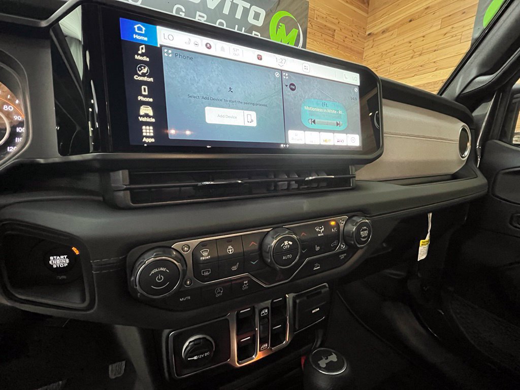 Used 2026 Jeep Wrangler Unlimited Sahara AWD/4WD image 28