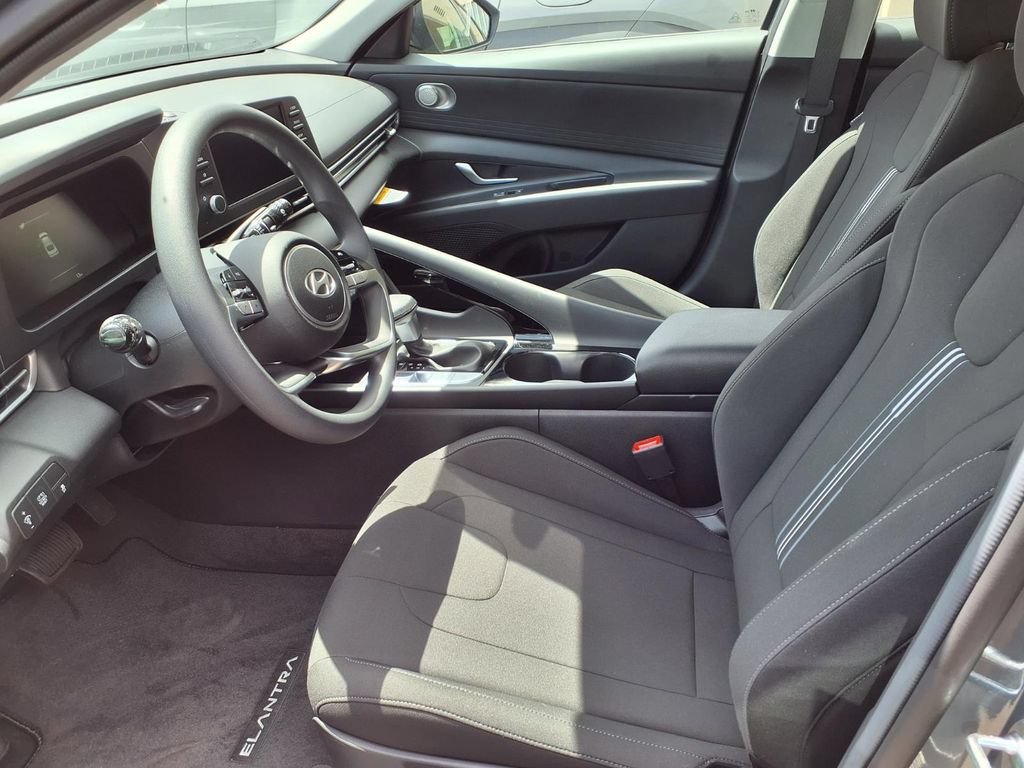 New 2026 Hyundai Elantra Hybrid FWD image 10