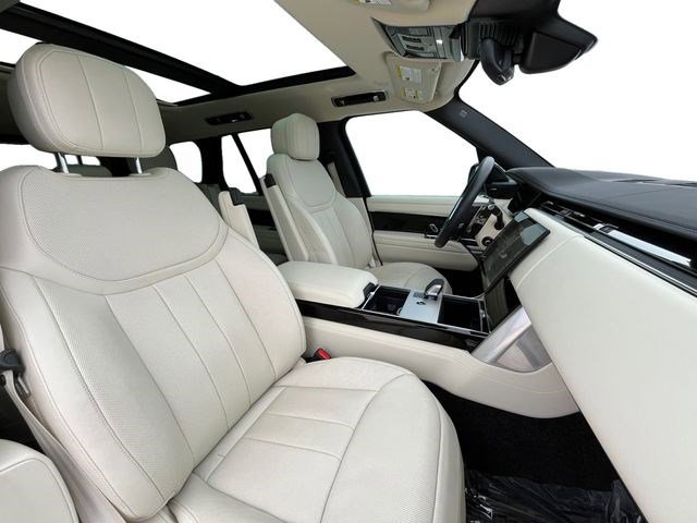 Used 2025 Land Rover Range Rover SE AWD/4WD image 19