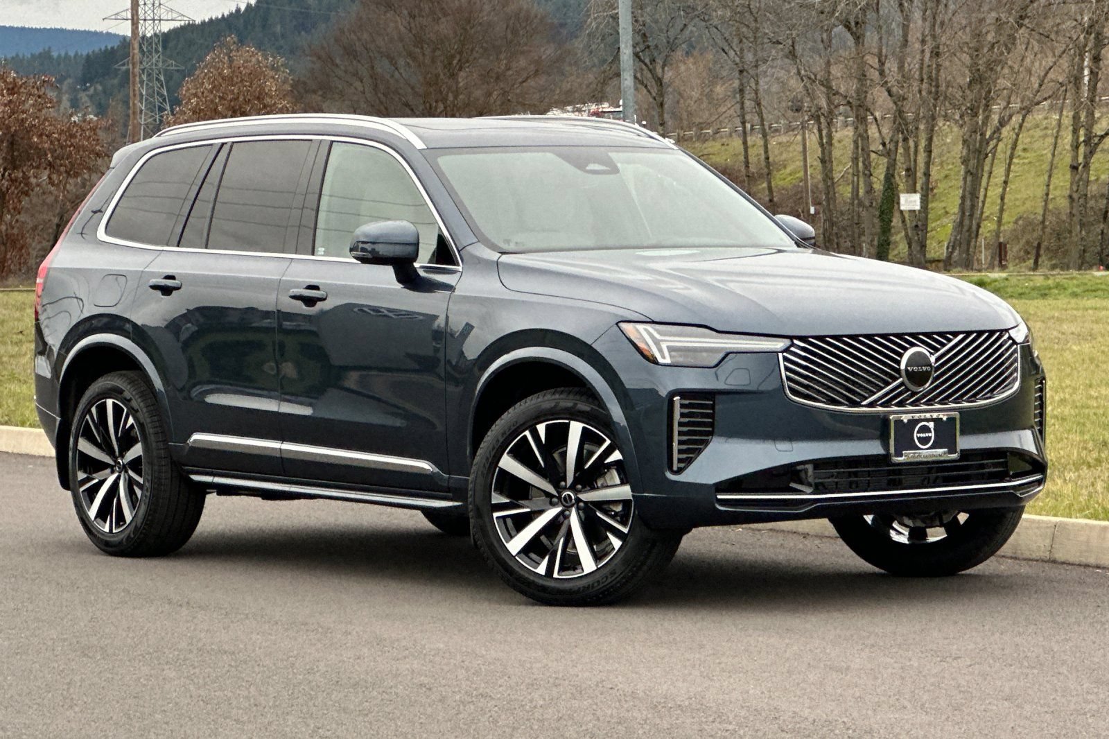 New 2026 Volvo XC90 B5 Core w/ Protection Package Premier AWD/4WD image 1