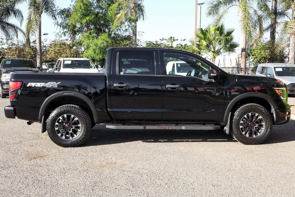 Used 2021 Nissan Titan PRO-4X w/ Pro-4x Convenience Package AWD/4WD image 11