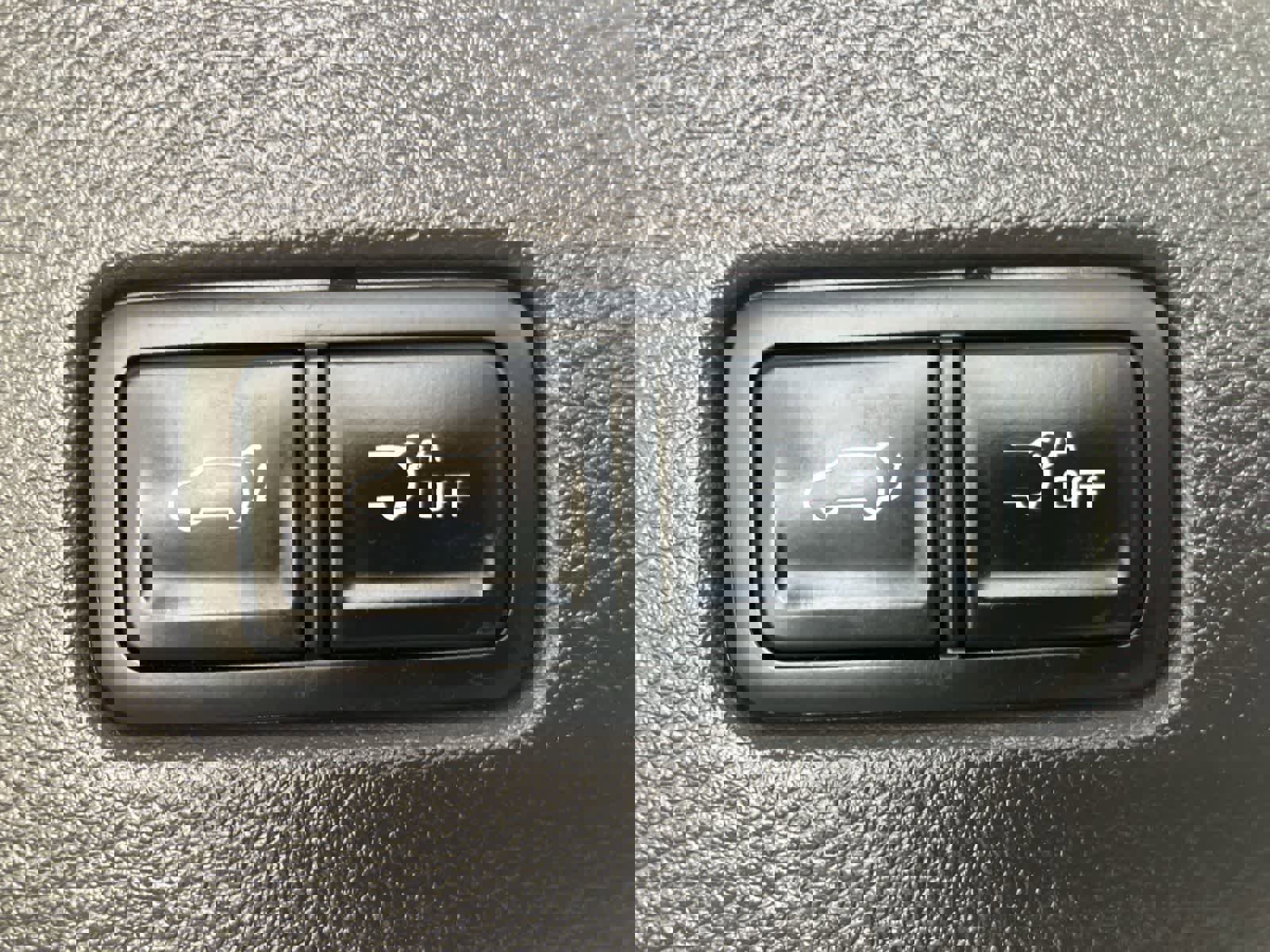 Used 2025 Kia Carnival EX image 30