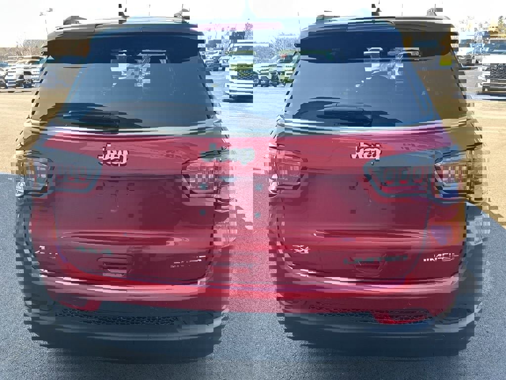 Used 2024 Jeep Compass Limited image 4