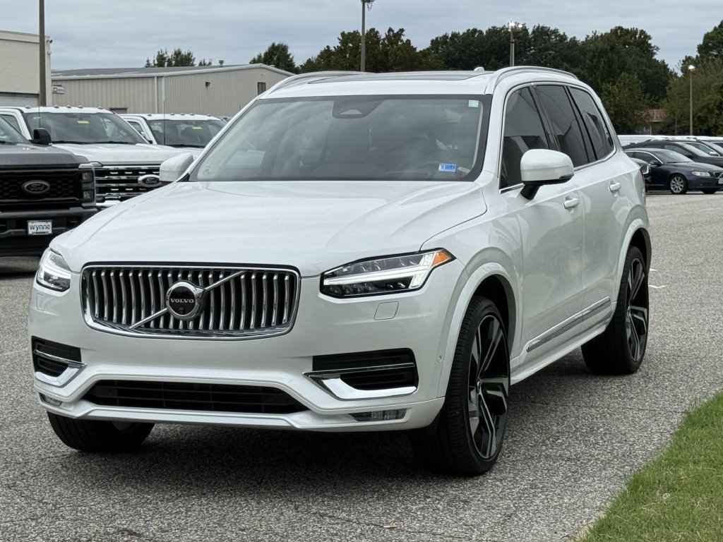Certified 2025 Volvo XC90 B5 Ultra w/ Lounge Package AWD/4WD image 8